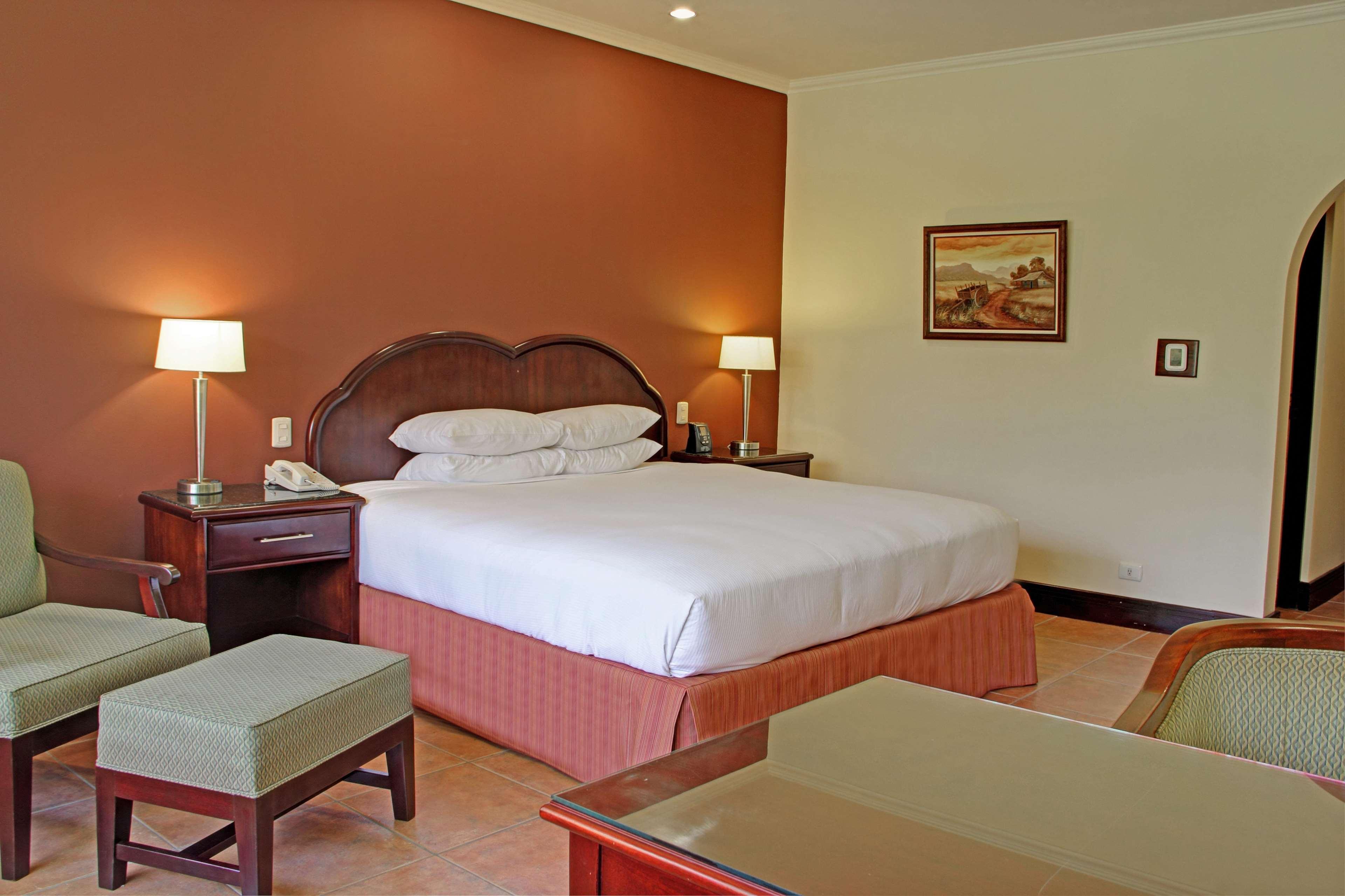 Hilton Cariari Doubletree San Jose - Costa Rica Hotel Ngoại thất bức ảnh A room at the hotel