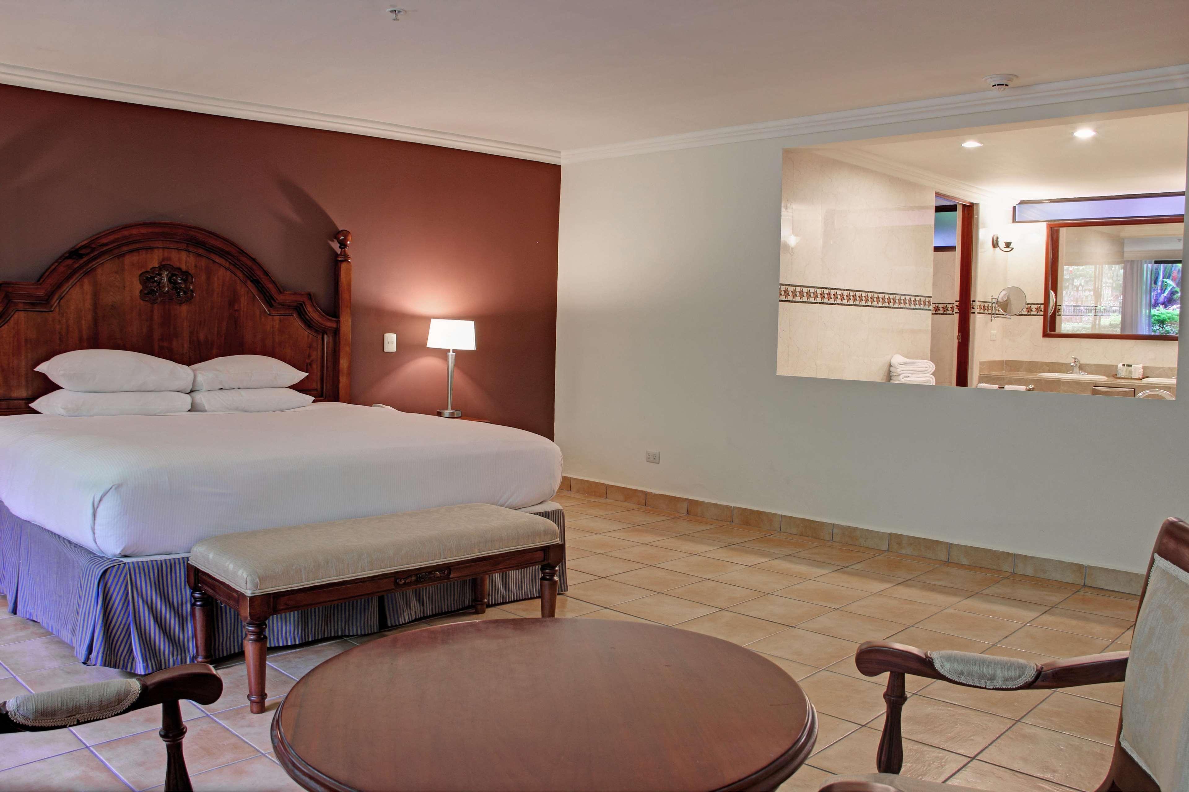 Hilton Cariari Doubletree San Jose - Costa Rica Hotel Ngoại thất bức ảnh A room at the hotel