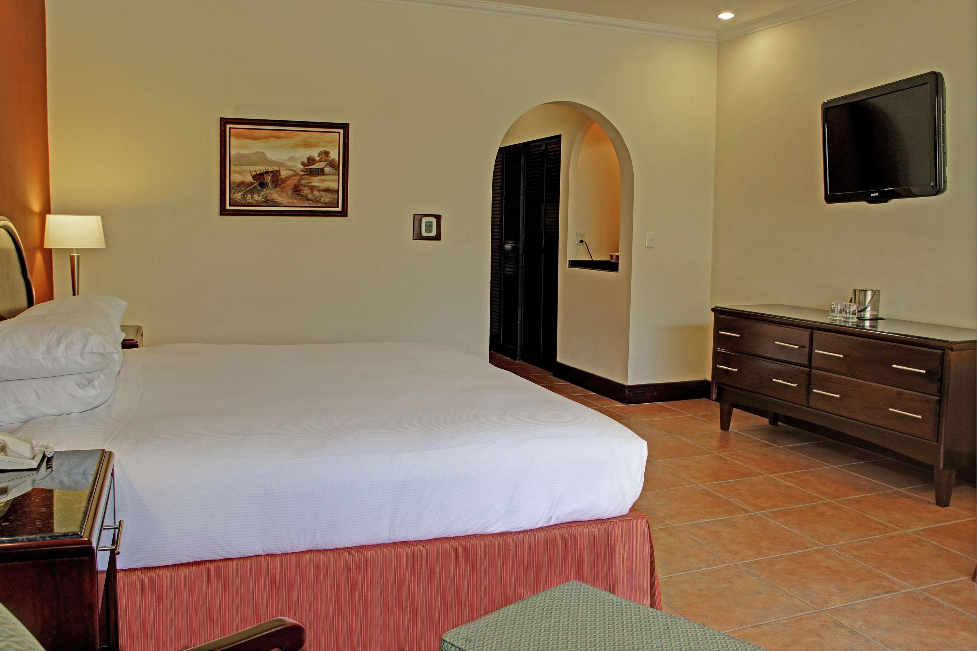 Hilton Cariari Doubletree San Jose - Costa Rica Hotel Ngoại thất bức ảnh A room at the Hotel del Coronado